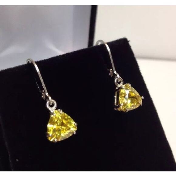 Beautiful 3.6ctw Trillion Cut Citrine Quartz in Sterling Silver Citrine Earrings - Picture 6 of 7